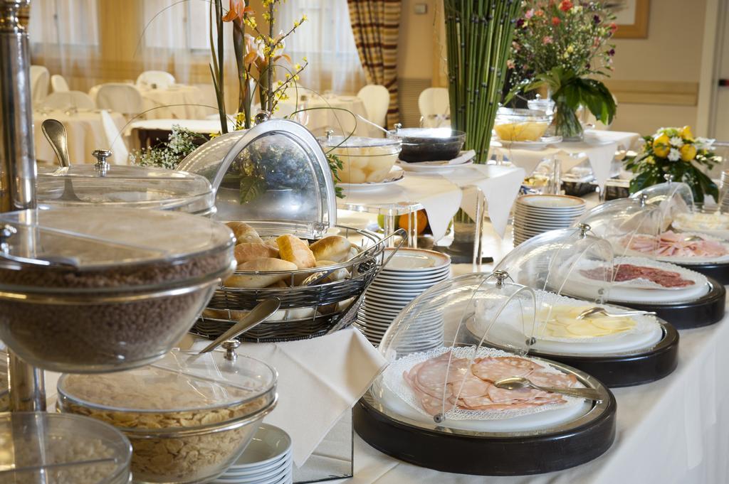 Astoria Palace Hotel 4*